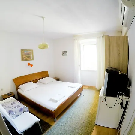 Hotel Vitaic 2*
